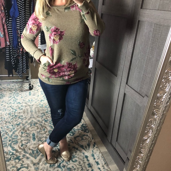 Last 1! SMALL Floral tunic with pockets - Picture 3 of 5